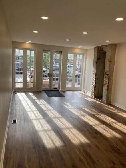 More Photos Of 819 S Broadway, Baltimore Storefront For Lease