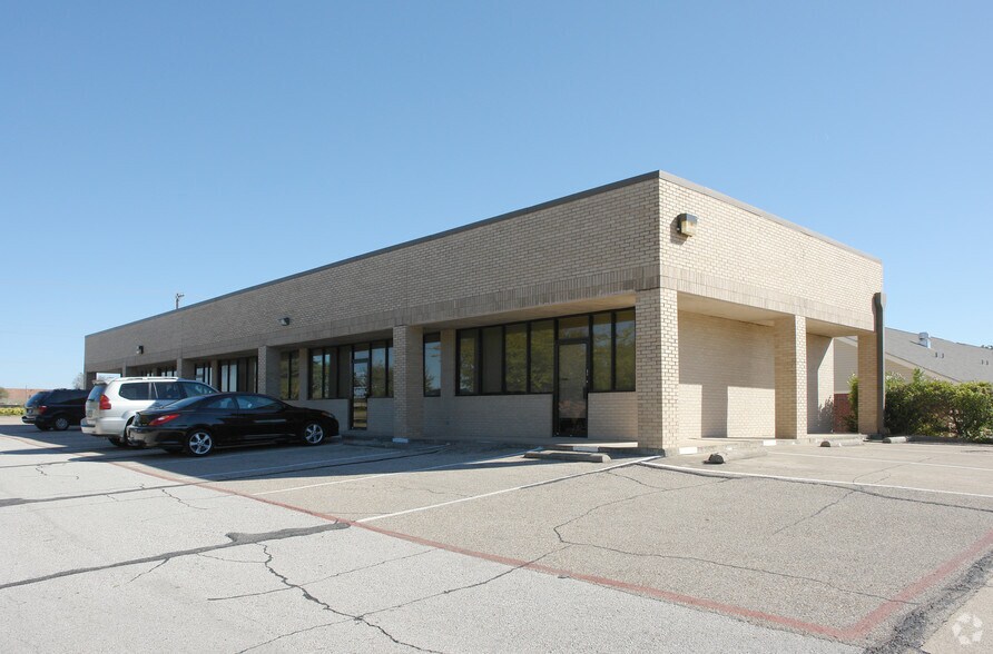 More Photos Of 315 S Cockrell Hill Rd, Duncanville Medical For Lease