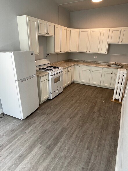 More Photos Of 1755 S Broadway, Denver Apartments For Sale