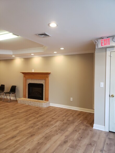 More Photos Of 864 Burdeck St, Schenectady Office For Sale