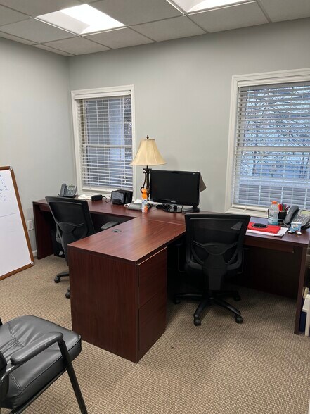 More Photos Of 17-36 Bridge St, Metuchen Office For Lease