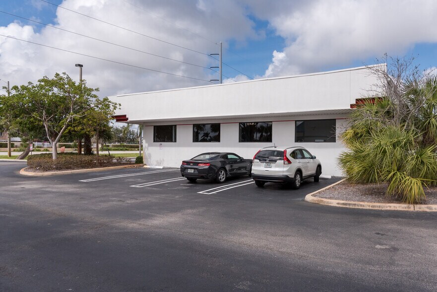 More Photos Of 1515 N Congress Ave, Delray Beach Warehouse For Lease