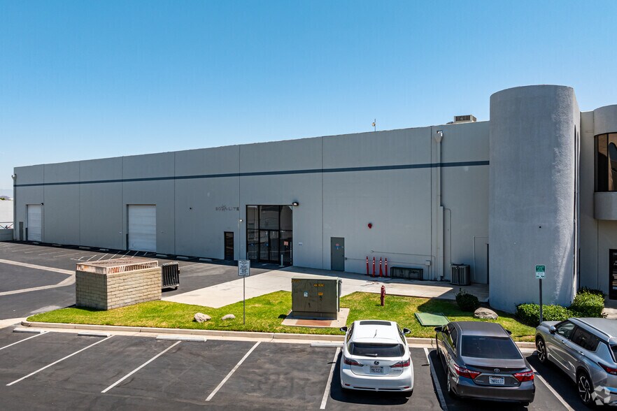 More Photos Of 1611 W Pomona Rd, Corona Unknown For Lease