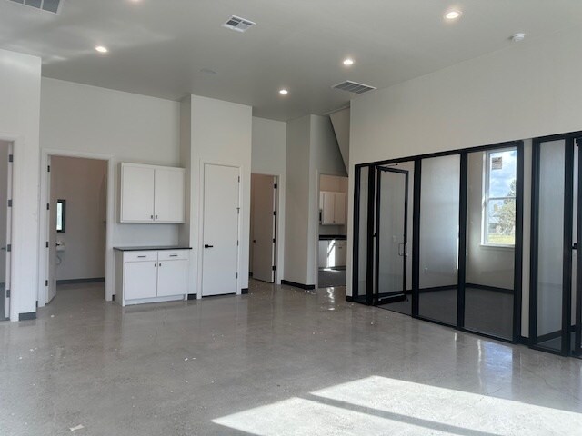 More Photos Of 1010 S Santa Fe Ave, Moore Office For Sale