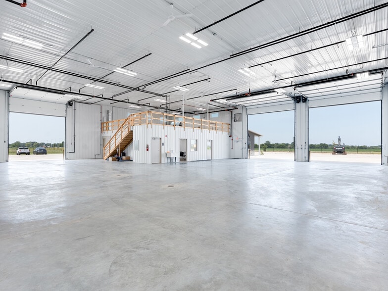 More Photos Of 26336 S Heritage Dr, Elwood Warehouse For Sale