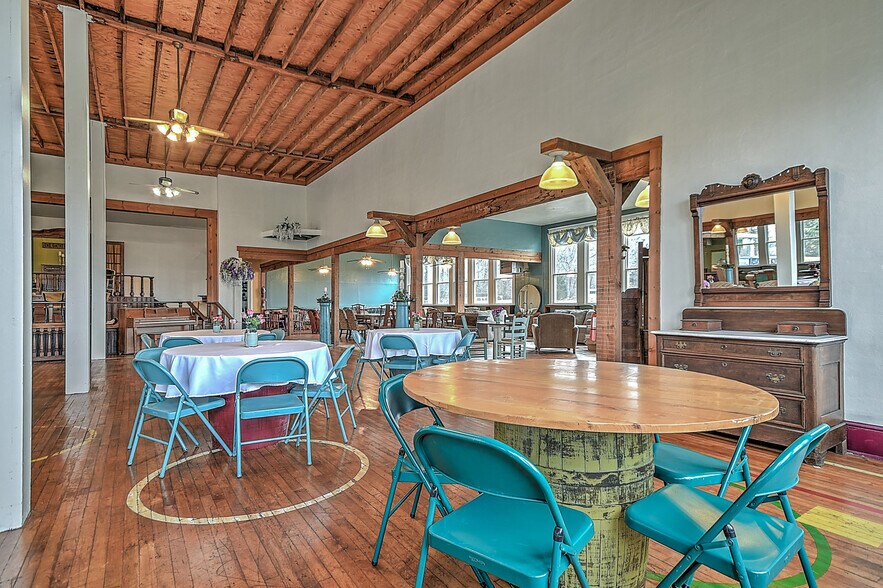 More Photos Of 19407 Bethel Rd, Abingdon Flex For Sale