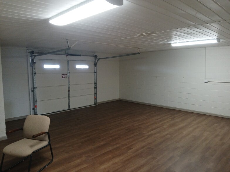 More Photos Of 1718 Creighton Ave SE, Decatur Flex For Sale