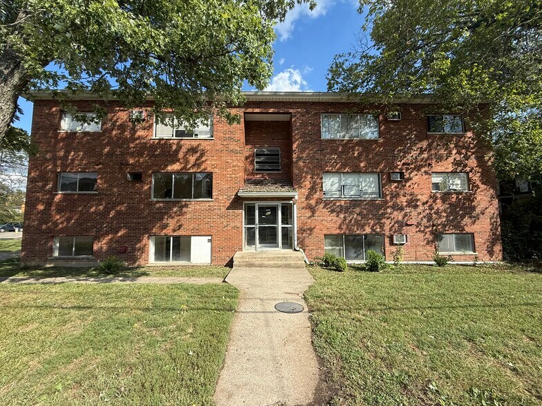 Primary Photo Of 944 Seton Ave, Cincinnati Apartments For Sale