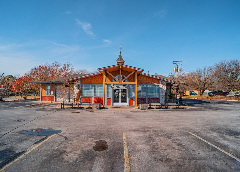 More Photos Of 853 N Glenstone Ave, Springfield Restaurant For Lease
