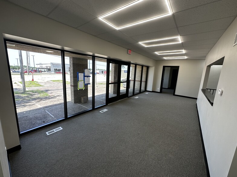 More Photos Of 1708 Prairie View Rd, Platte City Medical For Lease