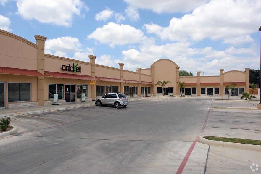 More Photos Of 155 S WW White Rd, San Antonio Unknown For Lease