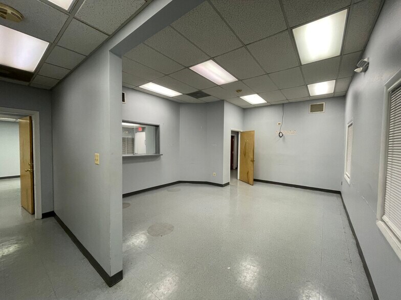 More Photos Of 11325 Pembrooke Sq, Waldorf Medical For Sale