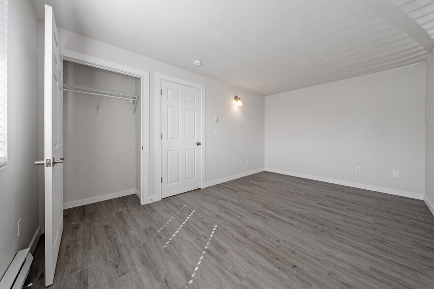 More Photos Of 7320 35th Ave NE, Seattle Apartments For Sale