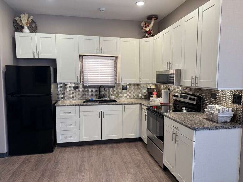 More Photos Of 121 Water St, Albany General Retail For Sale