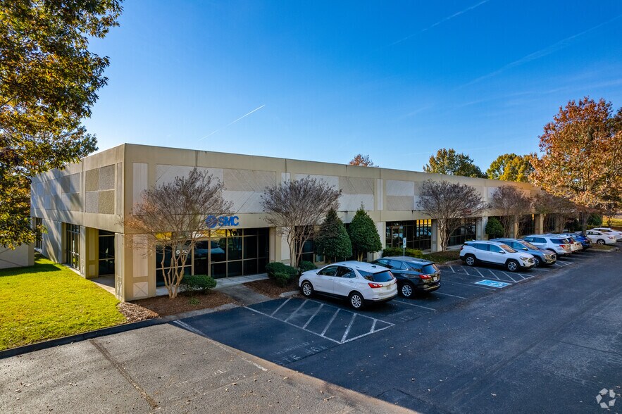 More Photos Of 318 Seaboard Ln, Franklin Unknown For Lease
