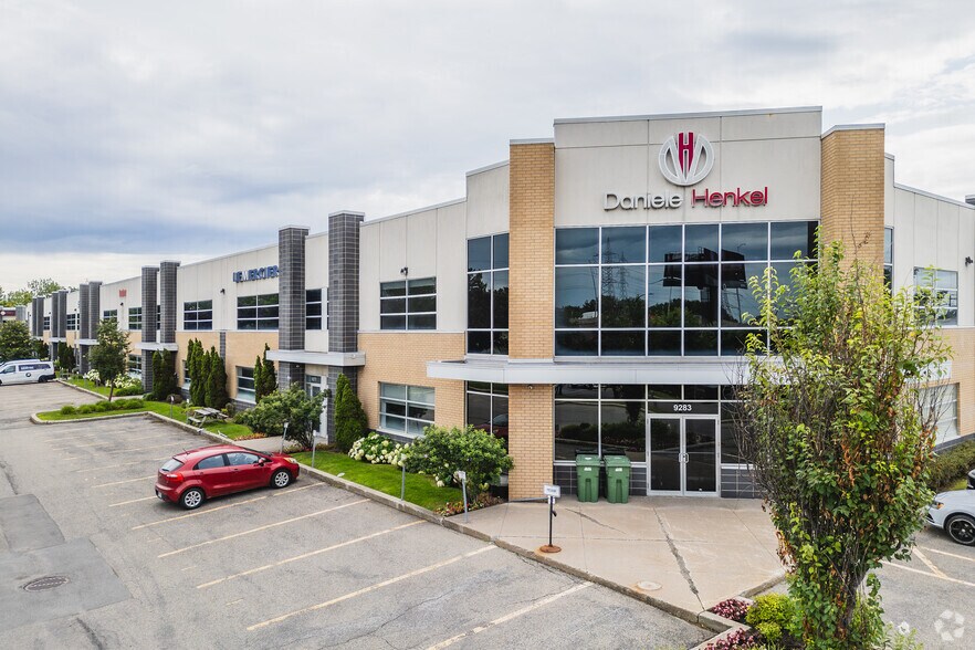 More Photos Of 9251-9283 Thimens Rue, Pierrefonds Light Distribution For Lease