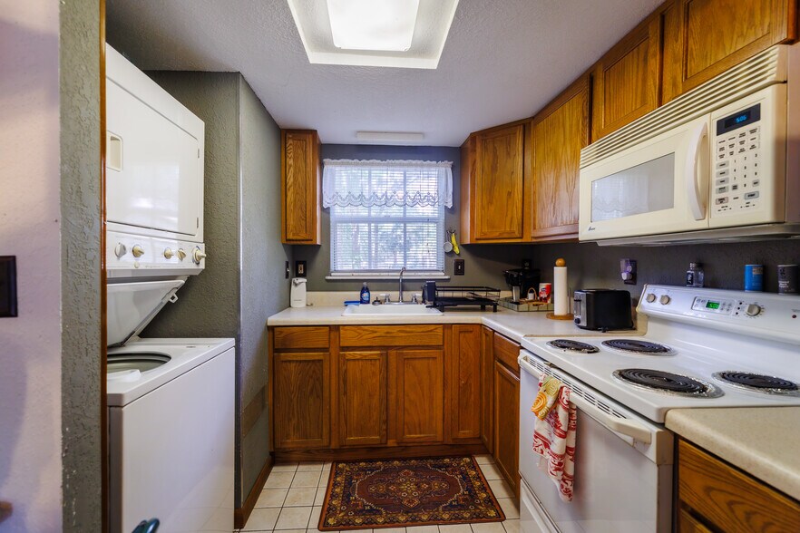 More Photos Of 215 E French Ave, Orange City Hospitality For Sale