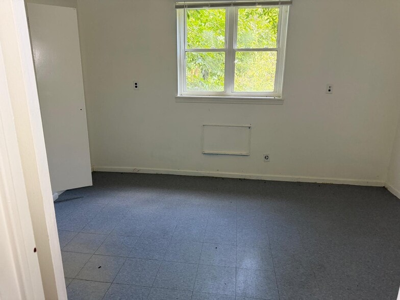 More Photos Of 184 S Pascack Rd, Nanuet Healthcare For Sale