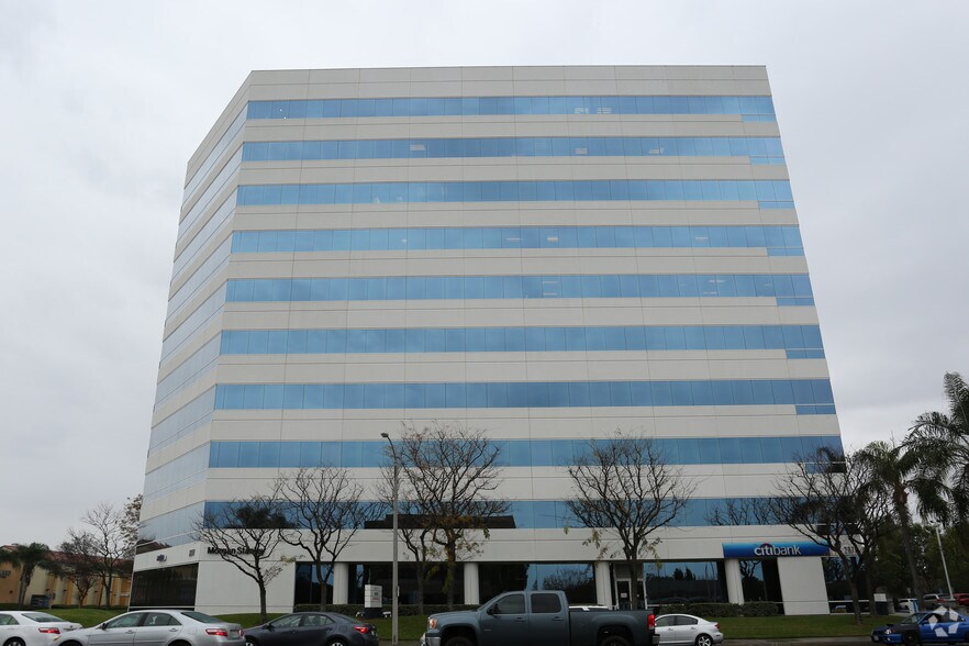 More Photos Of 2670 N Main St, Santa Ana Office For Lease