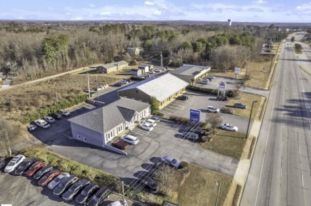 More Photos Of 812 W Wade Hampton Blvd, Greer Office Residential For Lease