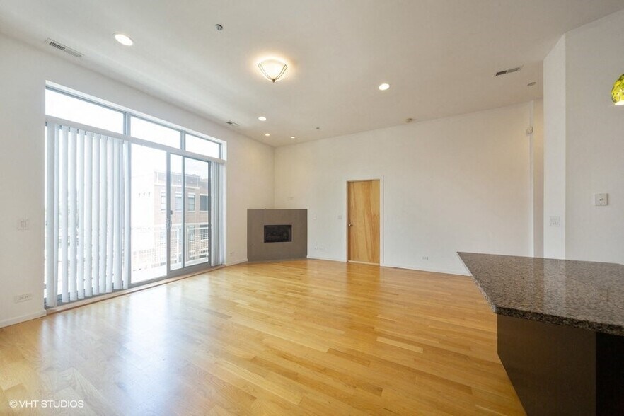 More Photos Of 2157-2159 N Damen Ave, Chicago Apartments For Lease