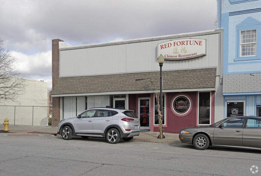 More Photos Of 119 Oak St, Bonner Springs Storefront For Lease
