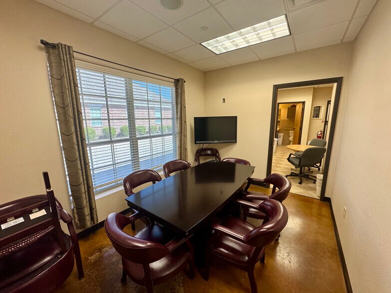 More Photos Of 3241 S Carrier Pky, Grand Prairie Medical For Sale