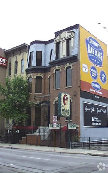 More Photos Of 16 W Ontario St, Chicago Storefront Retail Office For Lease