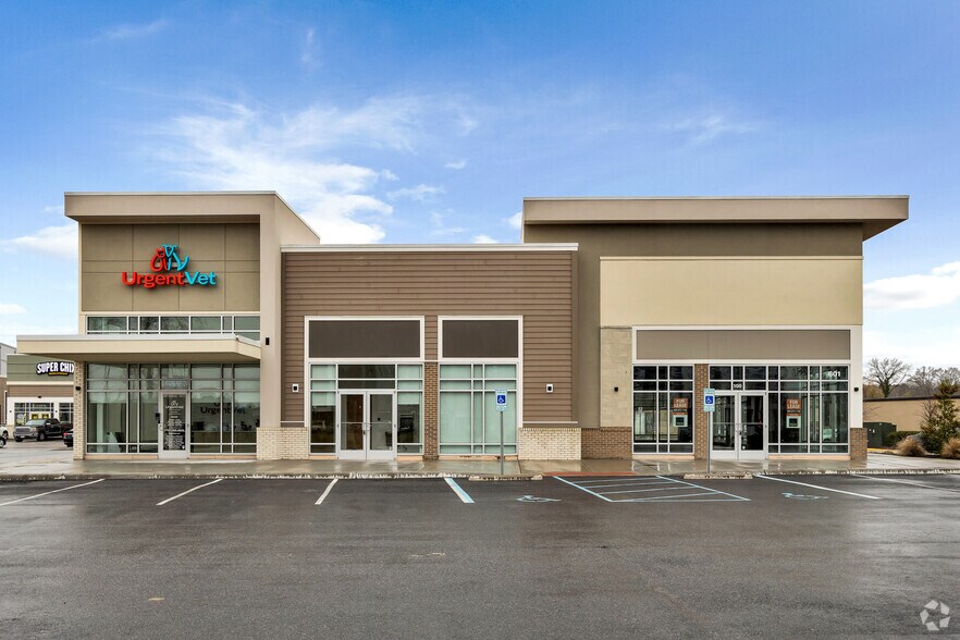 More Photos Of 601 Volvo Pky, Chesapeake Storefront For Lease