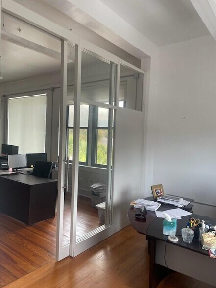 More Photos Of 327 11th Ave N, Saint Petersburg Office For Lease