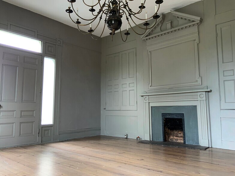 More Photos Of 117 E Academy St, Union Office For Sale