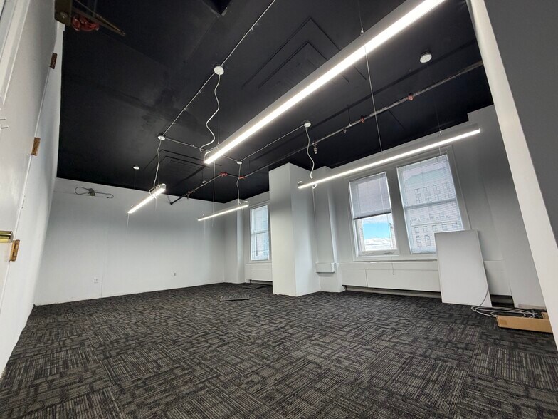 More Photos Of 100 S Broad St, Philadelphia Office For Lease