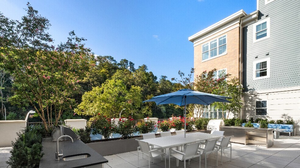 More Photos Of 100 Village Sq, Glen Cove Apartments For Lease