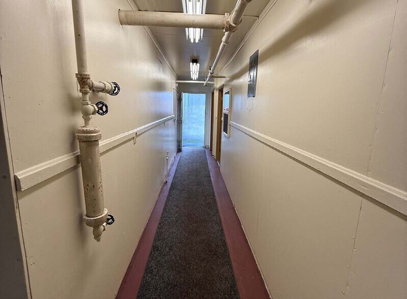 More Photos Of 9493 Porter Rd SE, Aumsville Manufacturing For Lease