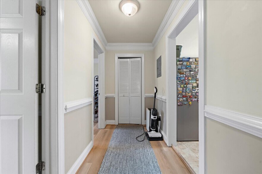More Photos Of 1911 Dixon St, Fredericksburg Freestanding For Sale