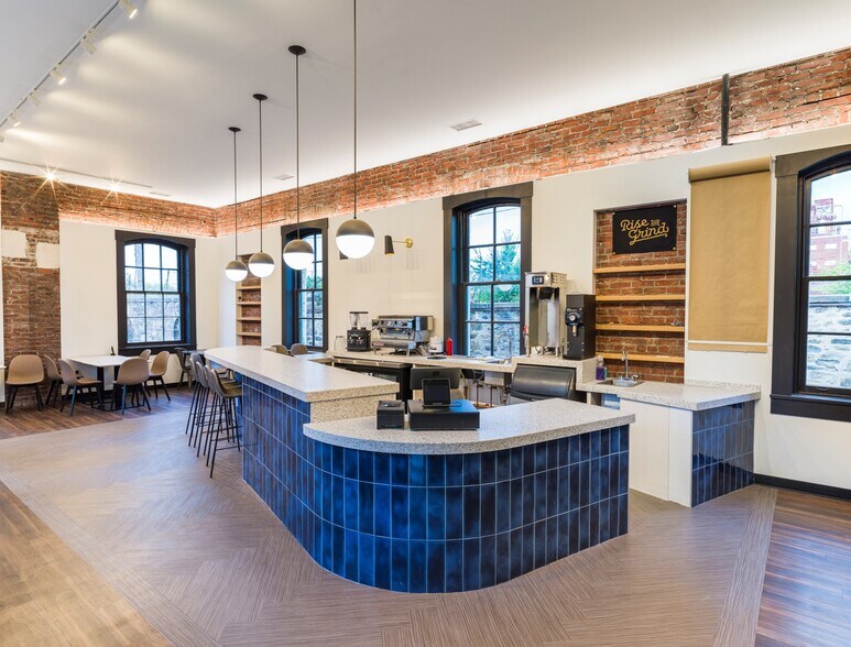 More Photos Of 2275 Bridge St, Philadelphia Unknown For Lease