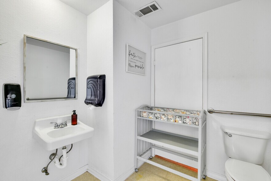 More Photos Of 1212 & 1214 N Business 287, Decatur Land For Sale