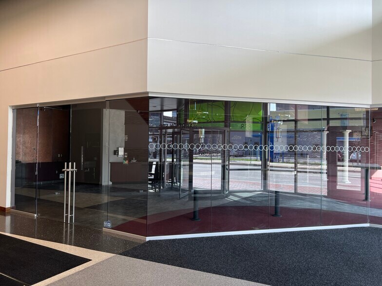 More Photos Of 818-888 S Harrison St, Fort Wayne Office For Lease