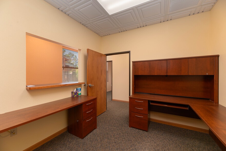 More Photos Of 1600 W University Ave, Flagstaff Medical For Sale