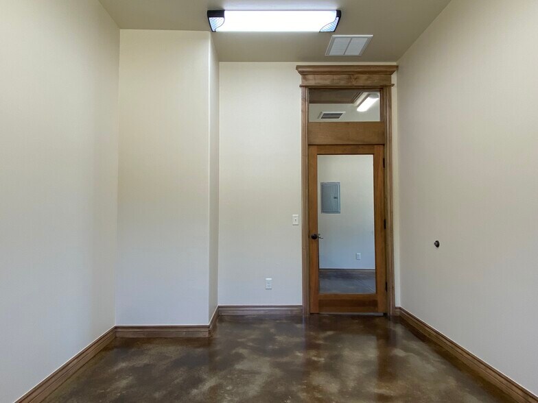 More Photos Of 5706 NW 130th St, Oklahoma City Office For Lease