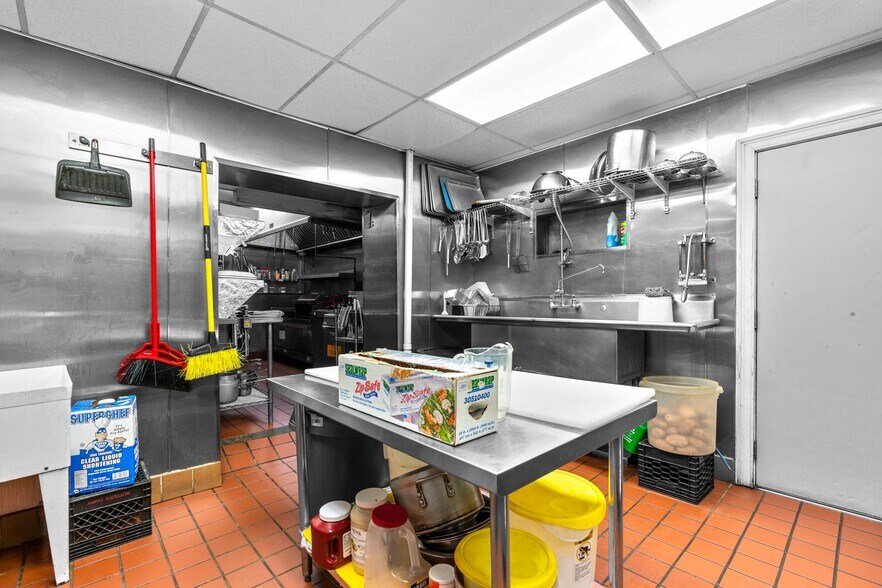 More Photos Of 2819 Eastern Ave, Baltimore Storefront Retail Residential For Sale