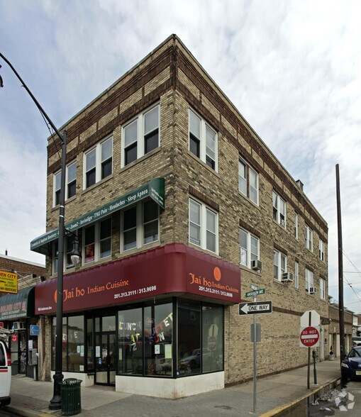 Primary Photo Of 696 Anderson Ave, Cliffside Park General Retail For Sale