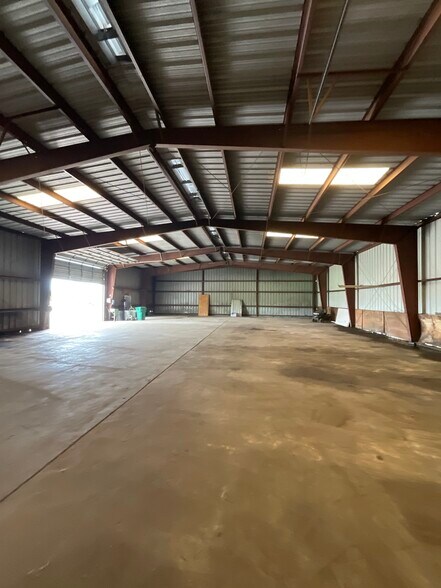 More Photos Of 3201 Texas Ave, La Marque Warehouse For Sale