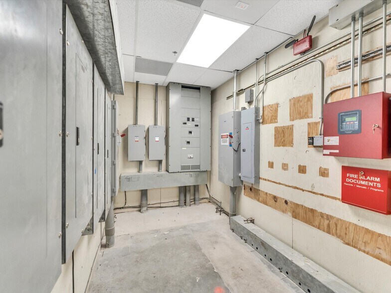 More Photos Of 3301 NW 107th Ave, Miami Research And Development For Lease