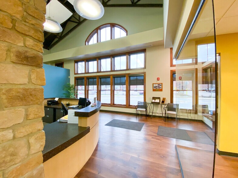 More Photos Of 10 S Shumway Ave, Batavia Office For Lease