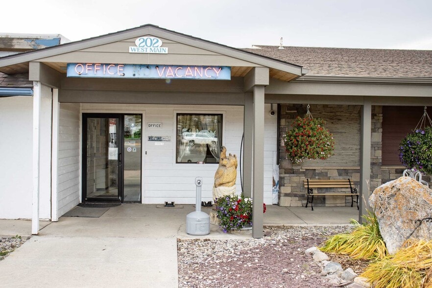 More Photos Of 202 W Main St, White Sulphur Springs Hotel For Sale