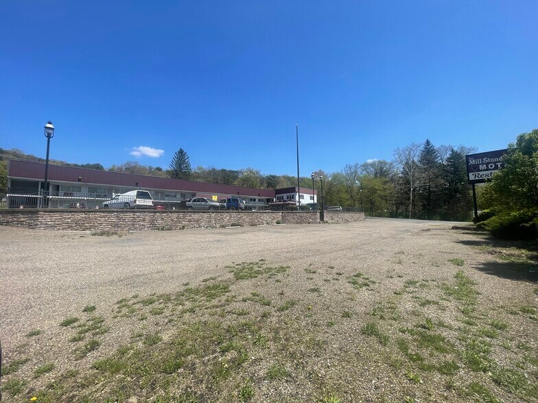 More Photos Of 11979 William Penn Hwy, Huntingdon Hotel For Sale