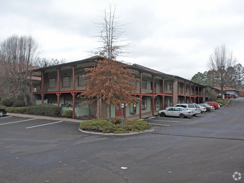 More Photos Of 2700 S Roan St, Johnson City Office For Sale