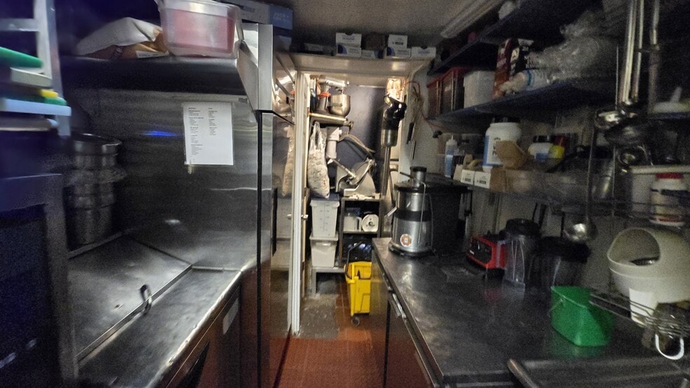 More Photos Of 323 W 11th St, New York Apartments For Lease