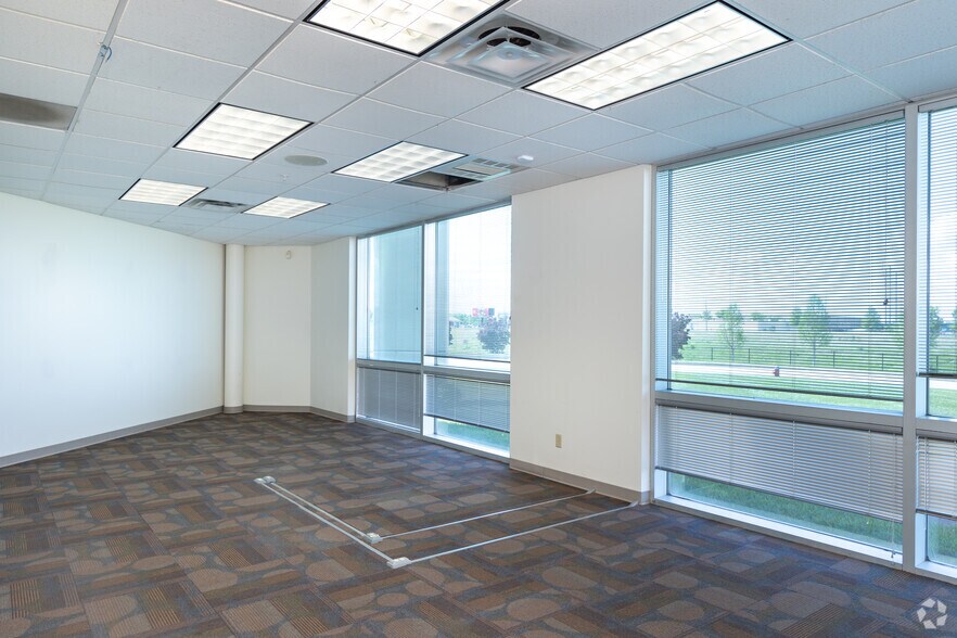 More Photos Of 21-31 Commerce Dr, O'Fallon Unknown For Lease